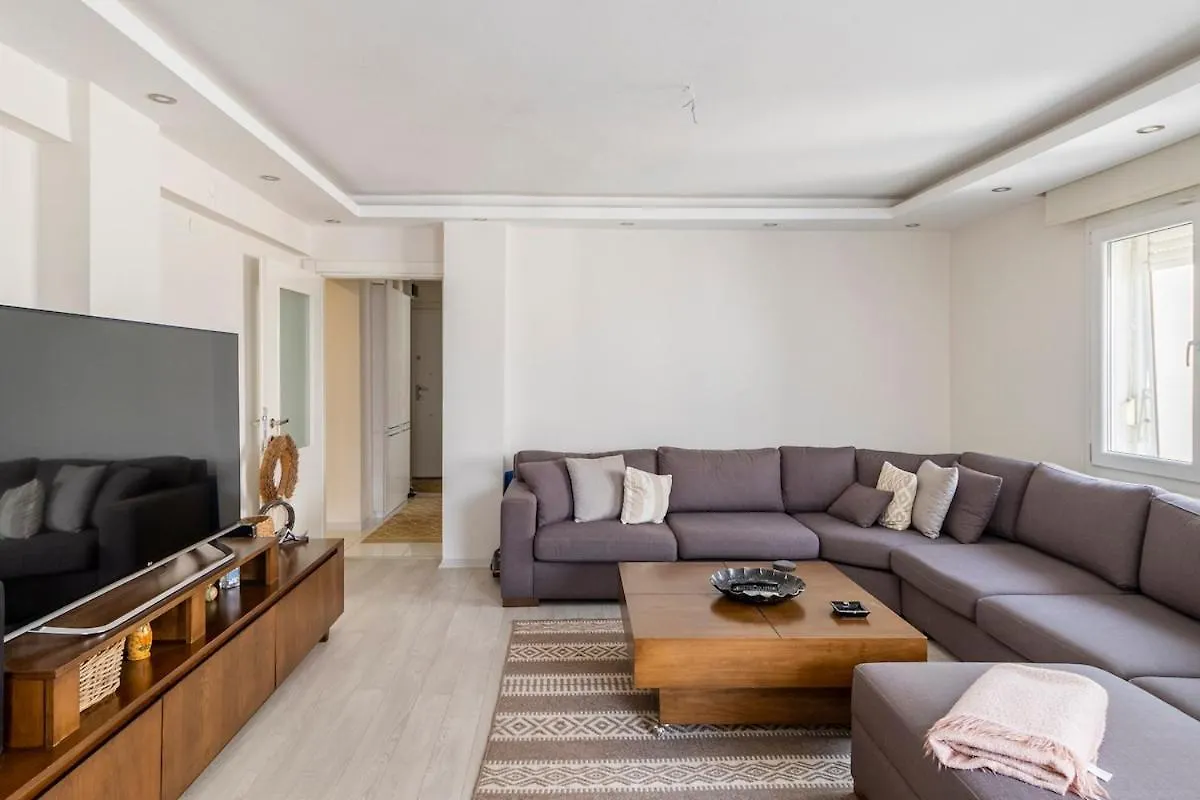 Comfortable, Peaceful Apartment In Goeztepe إزمير تركيا