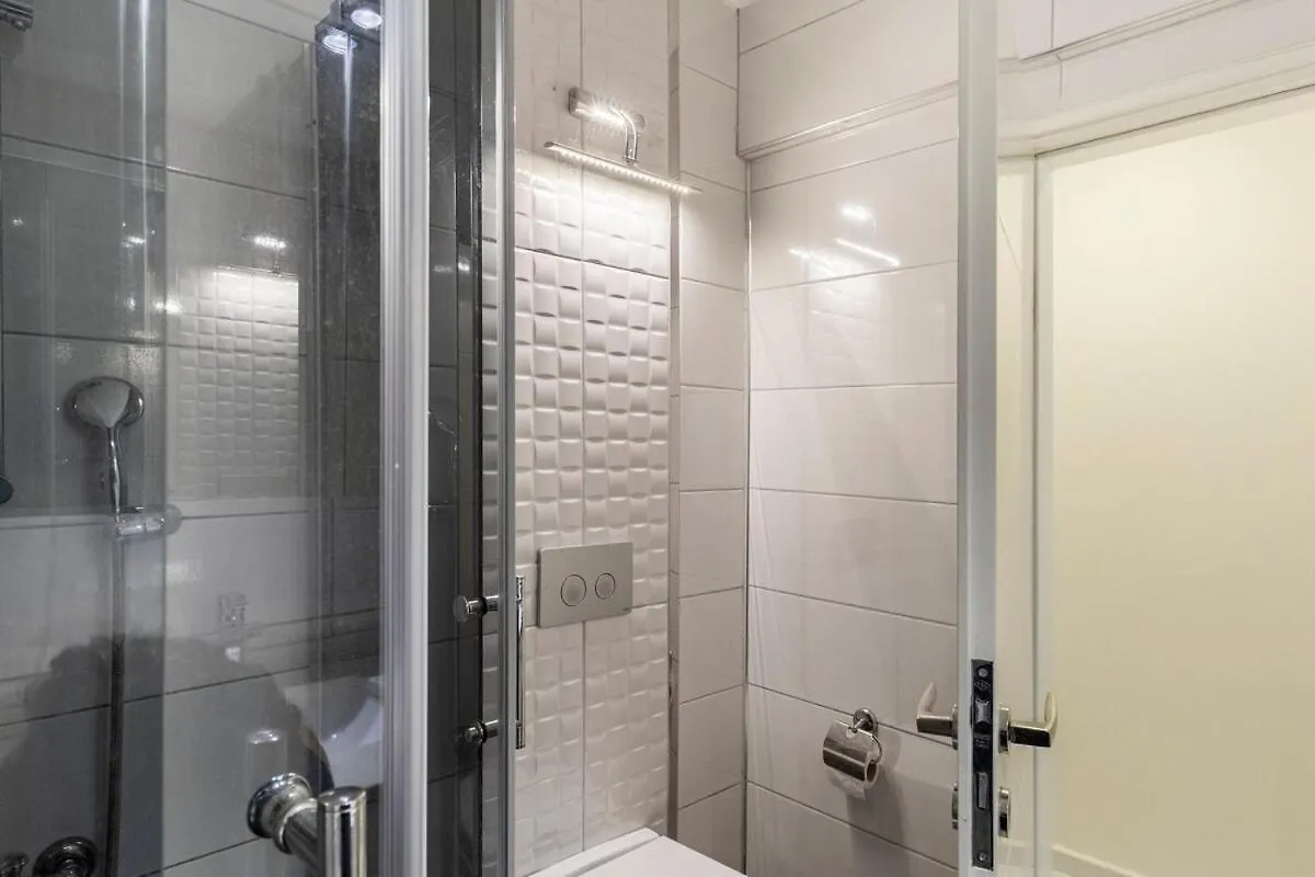 Comfortable, Peaceful Apartment In Goeztepe إزمير تركيا