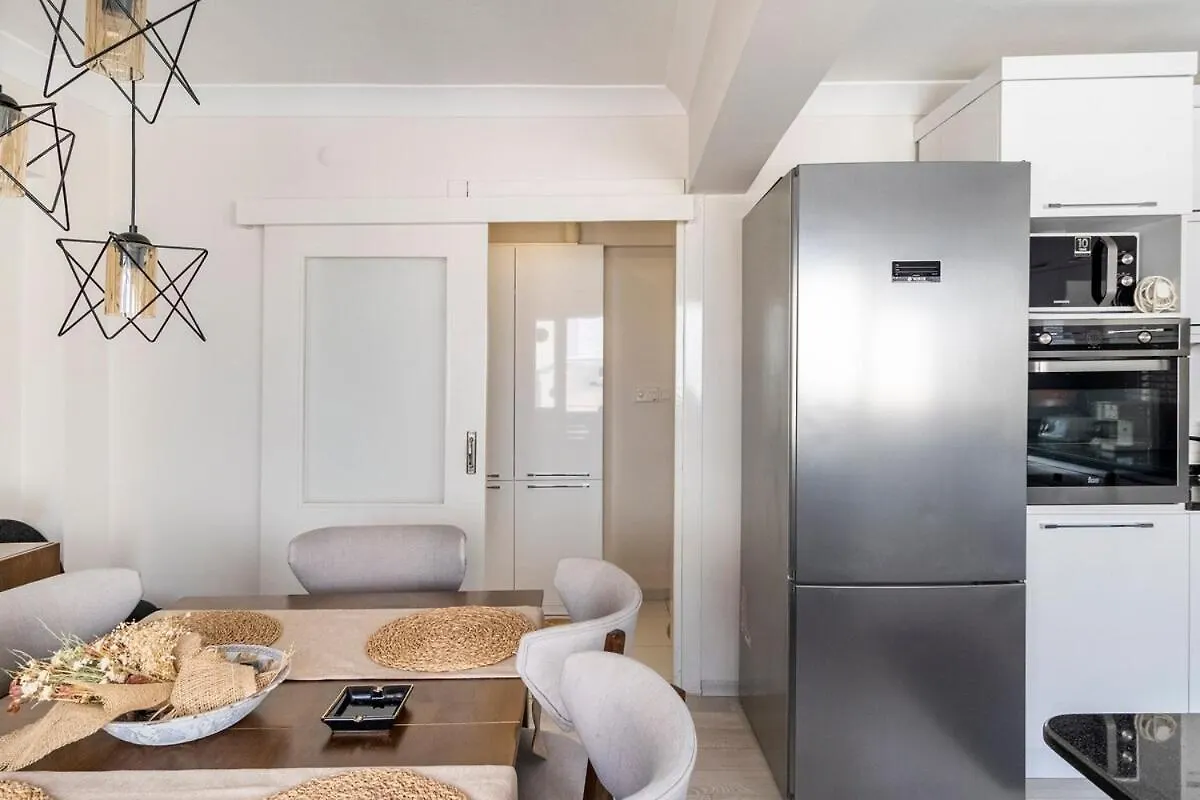 Comfortable, Peaceful Apartment In Goeztepe Izmir