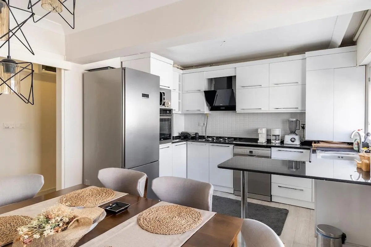 Comfortable, Peaceful Apartment In Goeztepe Izmir