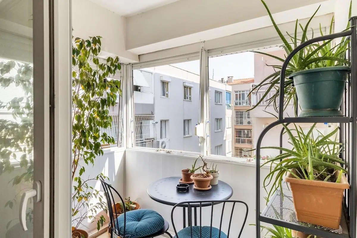 Comfortable, Peaceful Apartment In Goeztepe Izmir